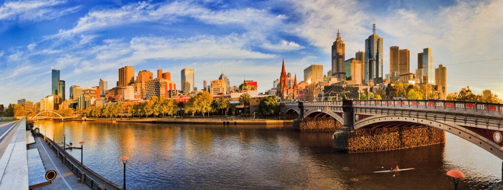 Melbourne city skyline at sunset. Best Time to Visit Melbourne: Events, Seasons and Travel Tips