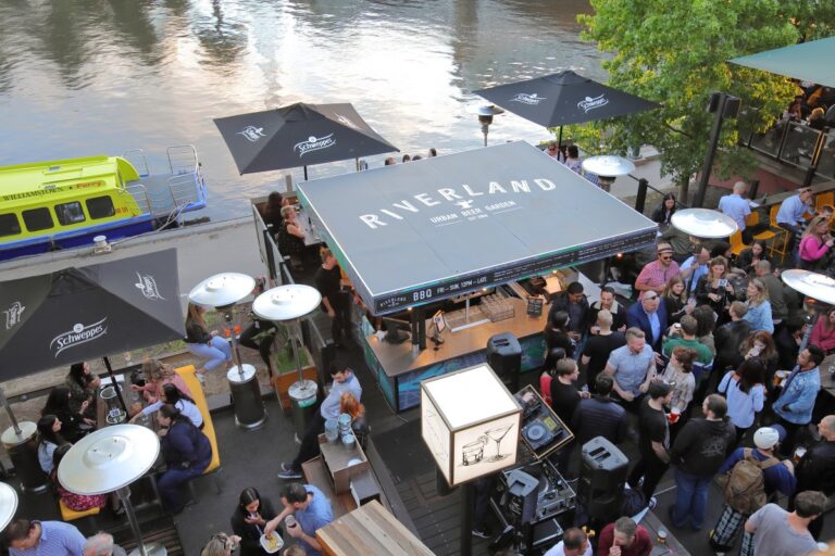 Australian bar on the water. 7 Best Places to Watch the AFL Finals in Melbourne