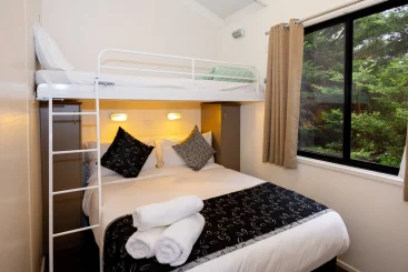 2 bedroom deluxe cabin family - Airport Tourist Village Tullamarine (November 25th, 2024) 63